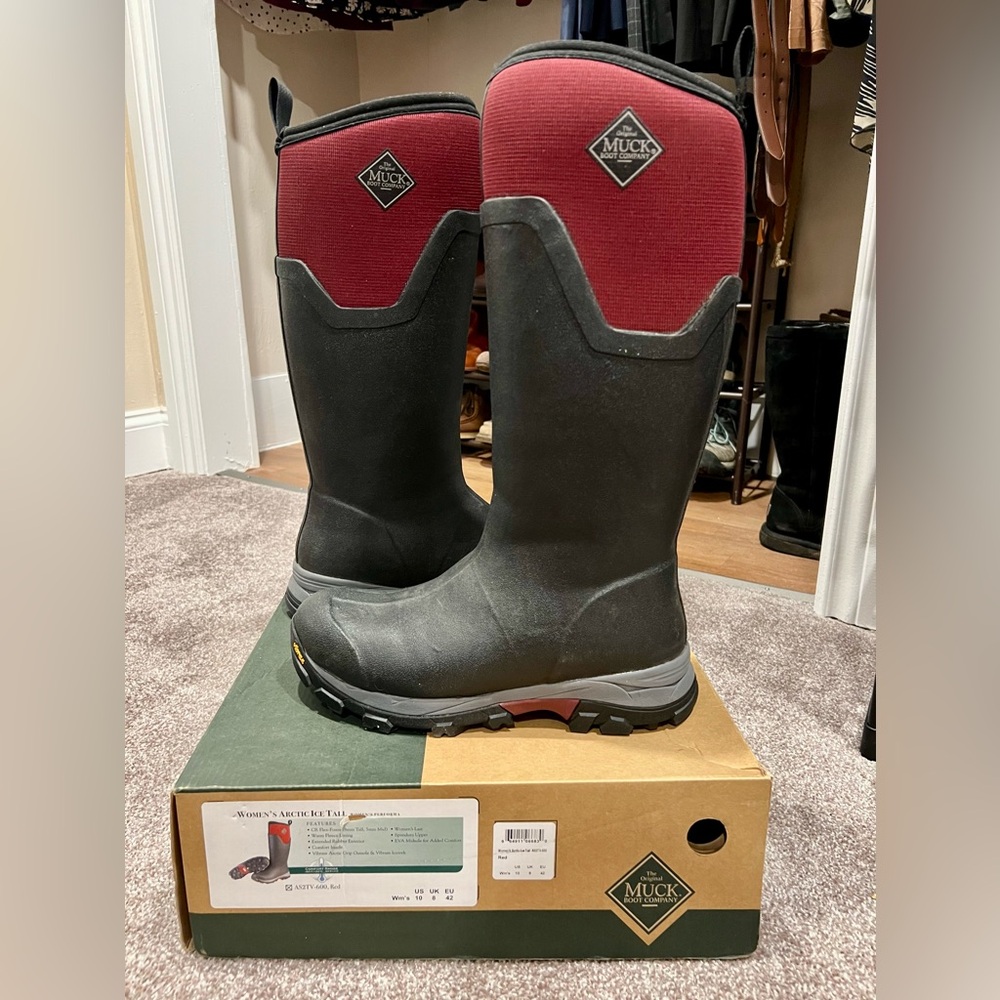 Women’s Muck Boot Arctic Ice Tall size 10